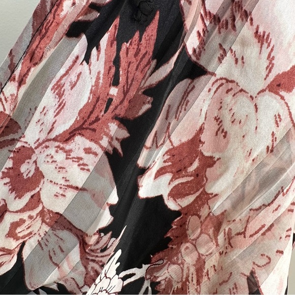 ASOS DESIGN satin stripe blouson mini dress with T ring detail in floral print - Picture 6 of 14